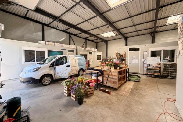 Local d'activité polyvalent de 255 m²