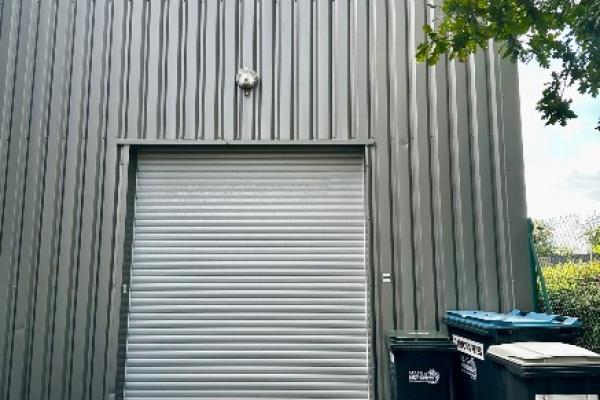 Local commercial / artisanal à Ploeren