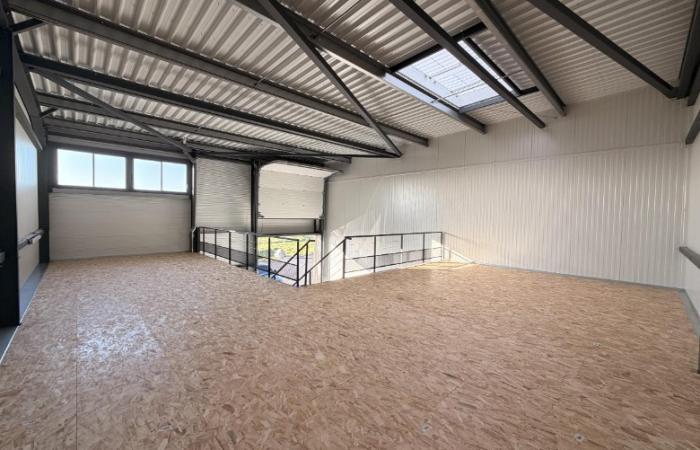 Local d'activité artisanal neuf de 209 m² à Theix proche Vannes