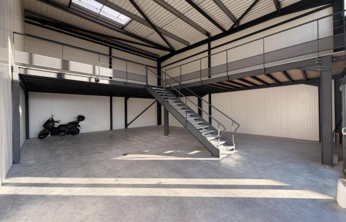 Local d'activité artisanal neuf de 209 m² à Theix proche Vannes