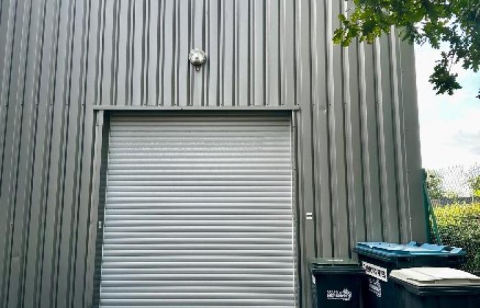 Local commercial / artisanal à Ploeren